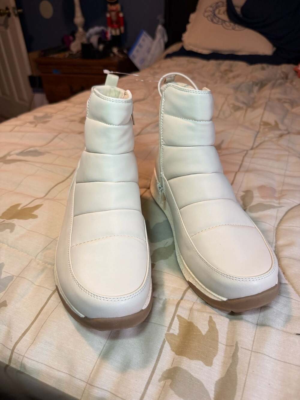Ocean + Coast Belmont Puffer Winter Boots in Off-White
